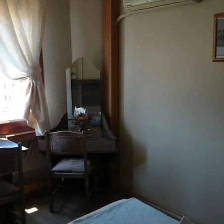 Wallabies Aquaduct Hotel 2*